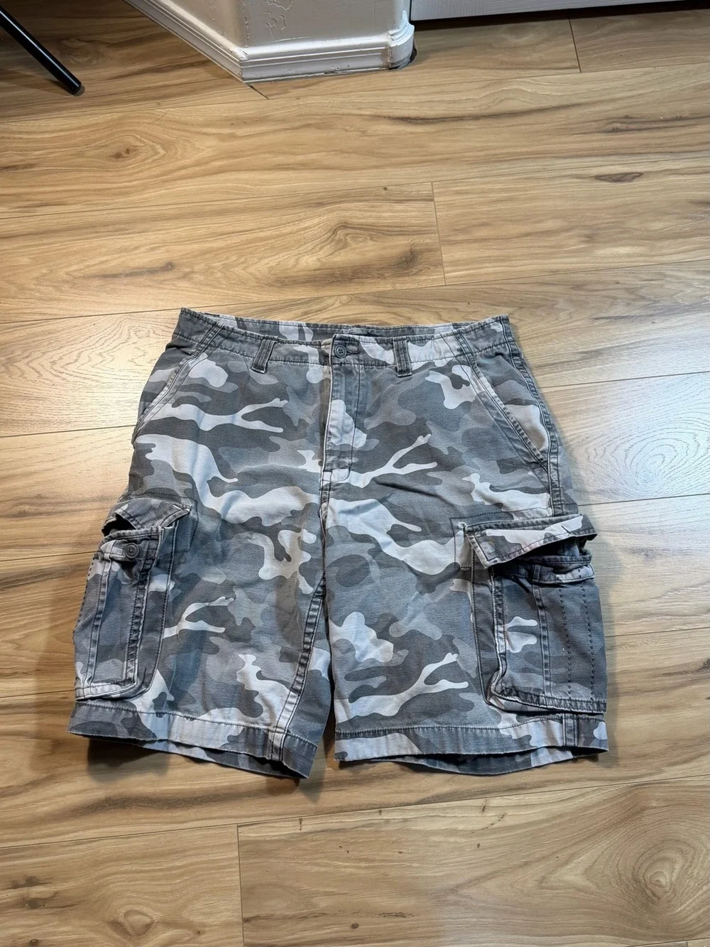 Faded Glory Men’s Gray Camo Cargo Shorts Cotton Canvas Flat Front Button Pockets